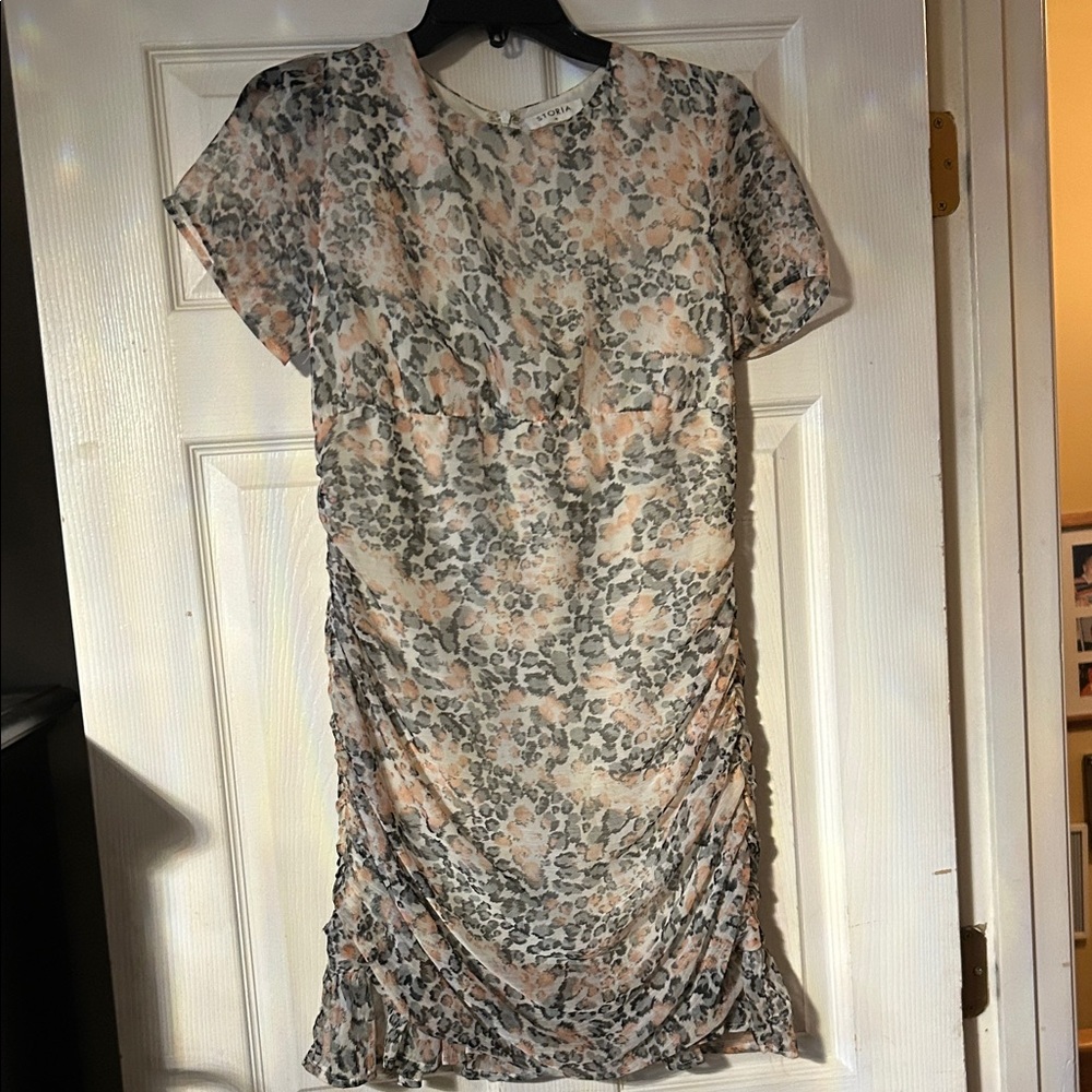 Storia Peach and Gray Floral Mini Dress